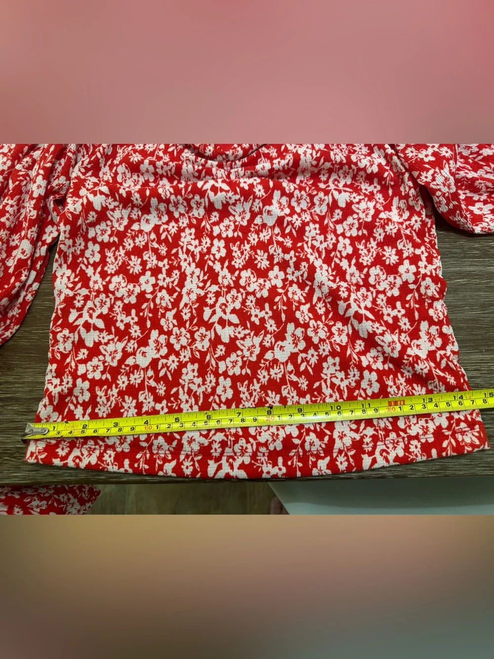 ANTHROPOLOGIE Red and White Floral Puff Sleeve Top - Medium
